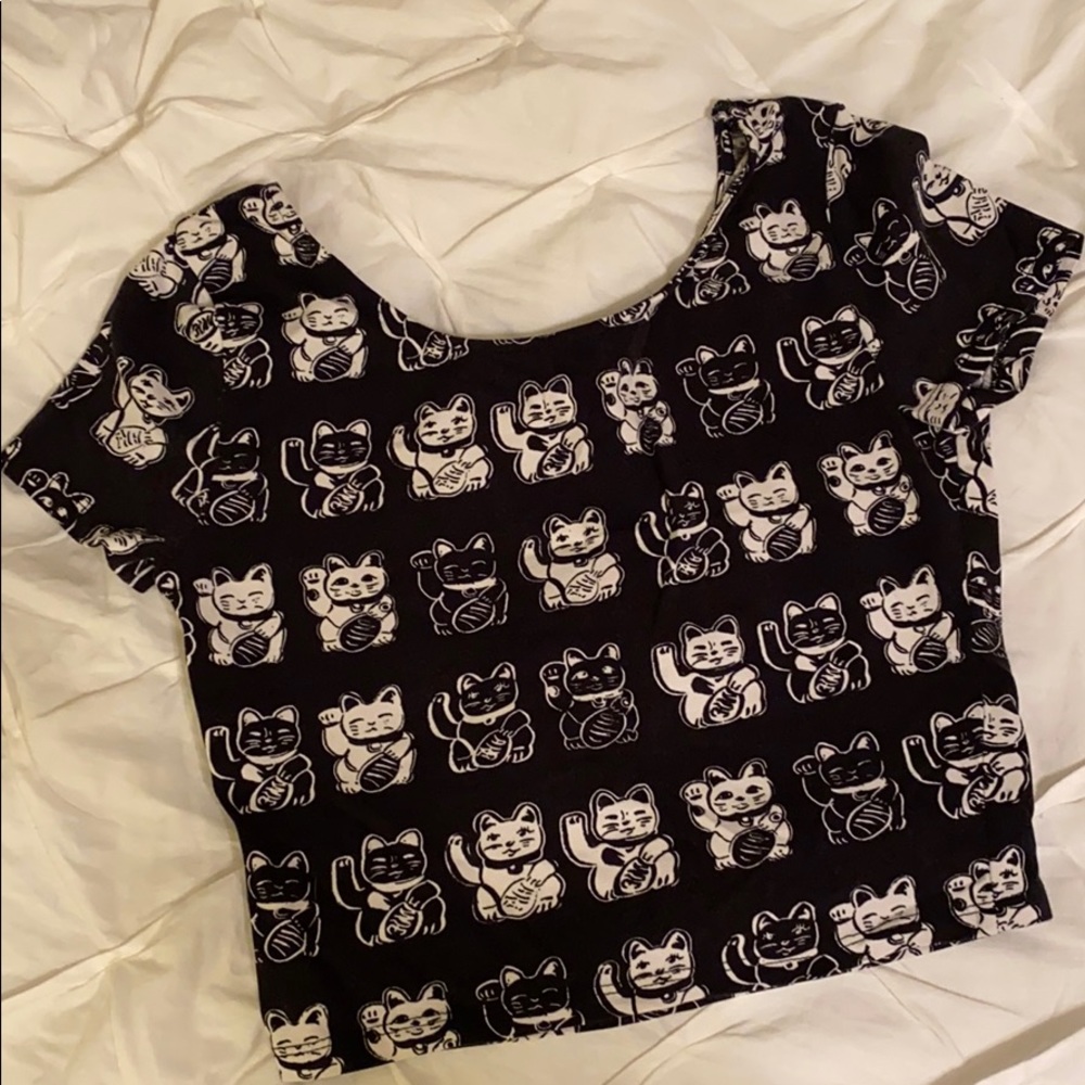 Lucky cat crop top from H&M